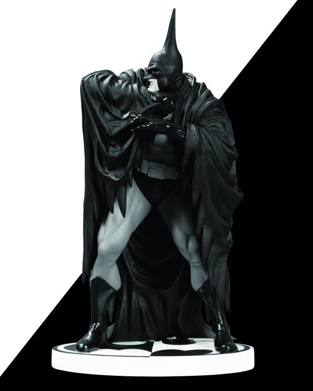 BATMAN BLACK & WHITE STATUE BATMAN BY K JONES V2