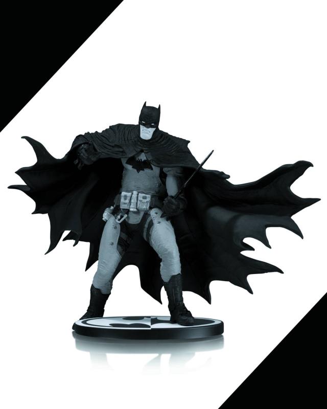 BATMAN BLACK & WHITE STATUE BY RAFAEL GRAMPA