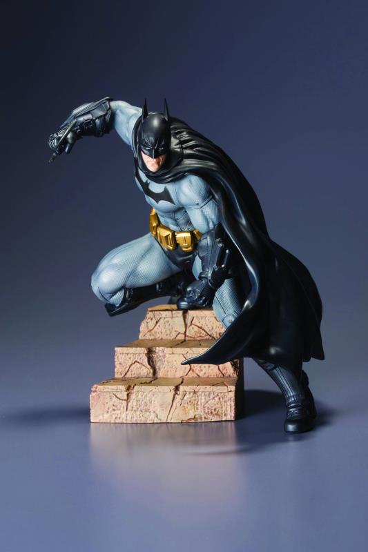 BATMAN ARKHAM CITY BATMAN ARTFX+ STATUE