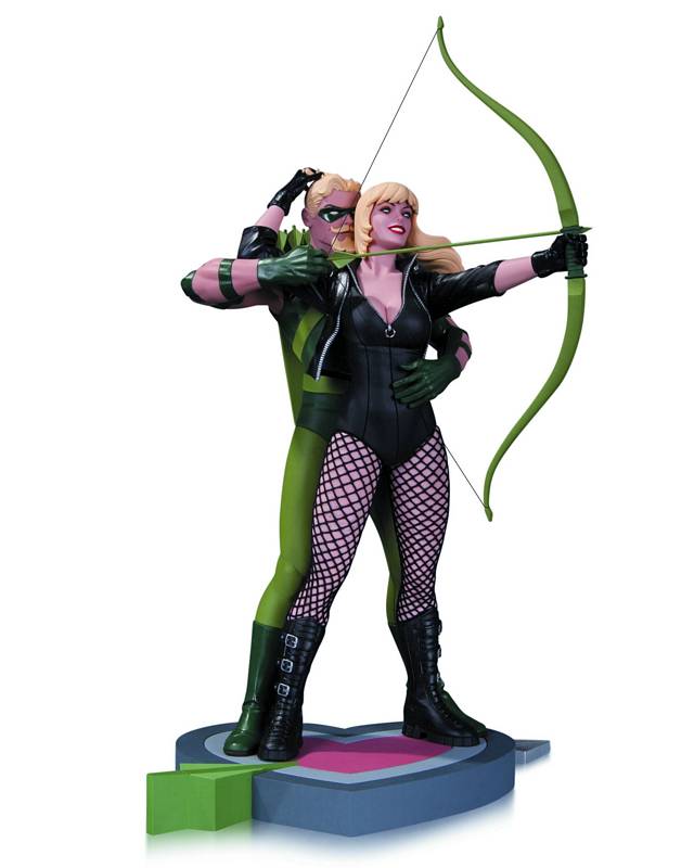 GREEN ARROW AND BLACK CANARY STATUE