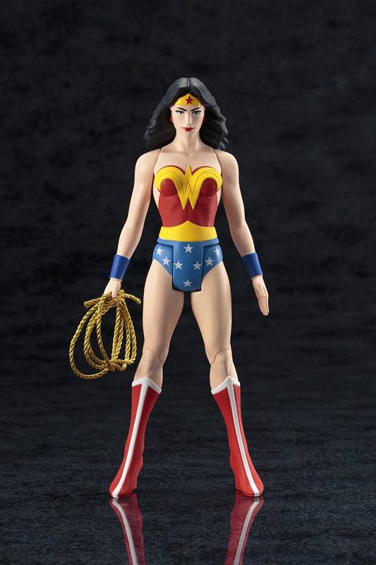 DC UNIVERSE WONDER WOMAN CLASSIC COSTUME ARTFX+ STATUE