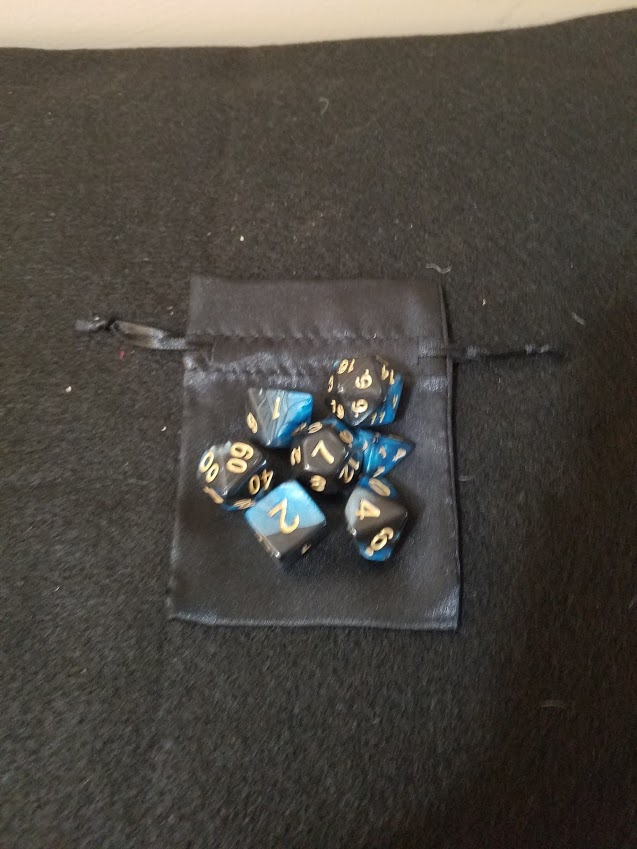 Nested Egg Gaming Mystery Dice Set with Bag (7 CT)
